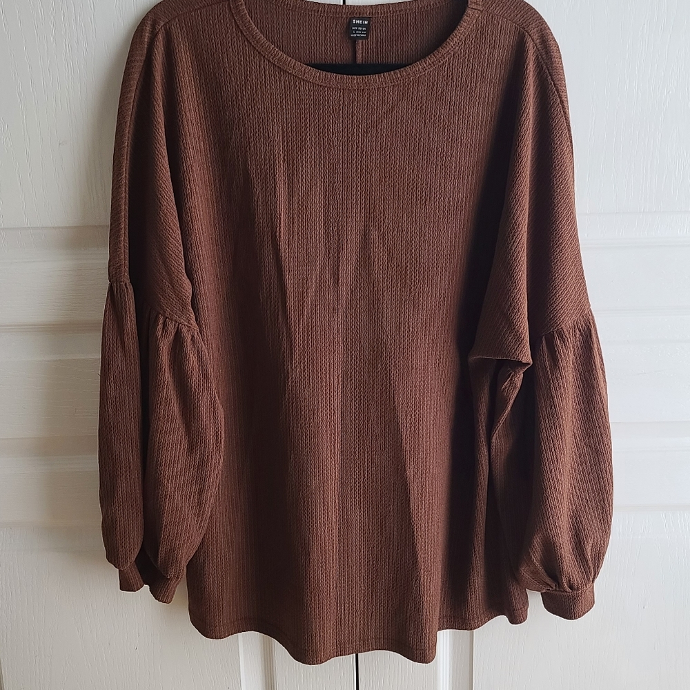 Bubble sleeve top, waffle type material.